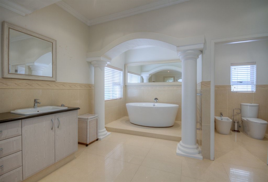 4 Bedroom Property for Sale in Royal Alfred Marina Eastern Cape